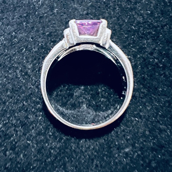 EDCO Radiant Cut Purple Faceted Glass Rhinestone Signet Ring Silver Tone Size 10 - Picture 5 of 12